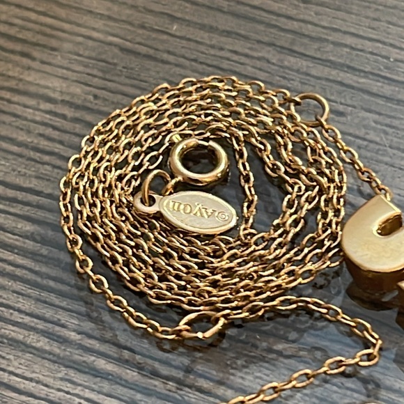 Vintage 1978 Avon “S” Initial Attraction Necklace, Gold-tone - Picture 13 of 15